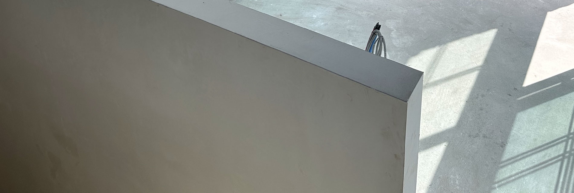mur après plafonnage